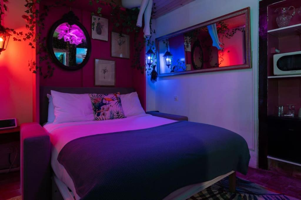 Unique Tiny Smart Home With Private Garden, Jacuzzi, Ps5, Cinema Projector - Sintra Wow Exterior photo